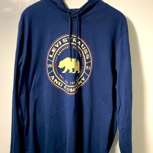 Levi’s Long Sleeve Hoodie XXL Bear 🐻 Theme